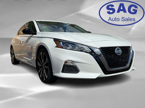 Used 2022 Nissan Altima 2.5 SR image 2