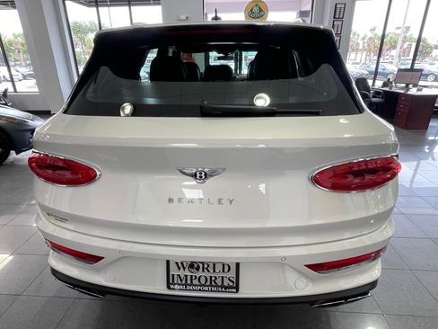 Used 2022 Bentley Bentayga AWD/4WD image 4