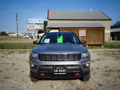 Used 2018 Jeep Compass Trailhawk w/ Navigation Group AWD/4WD image 2