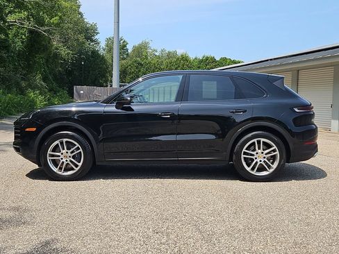 Certified 2024 Porsche Cayenne AWD/4WD image 2
