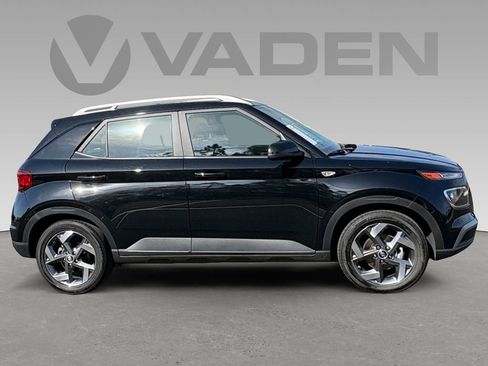 Used 2024 Hyundai Venue SEL image 5