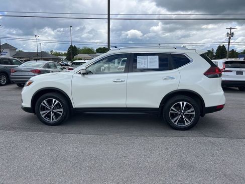 Used 2019 Nissan Rogue SV w/ Premium Package AWD/4WD image 2