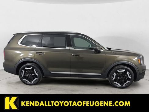 Used 2024 Kia Telluride EX w/ EX Captain's Chair Package AWD/4WD image 6