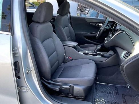 Used 2022 Chevrolet Malibu LT FWD image 6