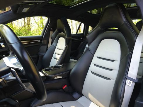 Used 2020 Porsche Panamera 4S image 14