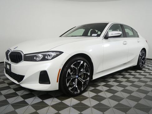 Used 2025 BMW 330i Sedan w/ Premium Package RWD image 7