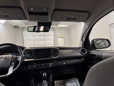 Used 2022 Toyota Tacoma SR5 image 20