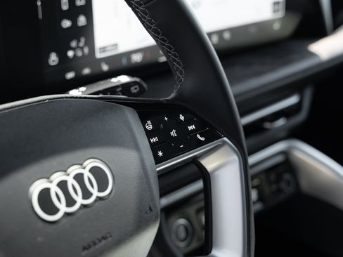 Certified 2025 Audi Q5 Premium w/ Premium Plus AWD/4WD image 12