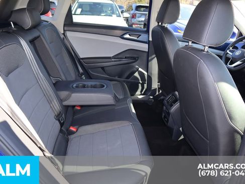 Used 2024 Volkswagen Taos SE image 22