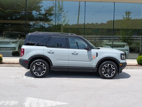 Used 2023 Ford Bronco Sport Outer Banks w/ Tech Package AWD/4WD image 8