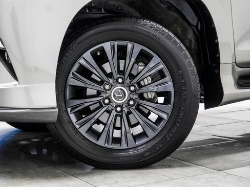 Used 2023 Lexus GX 460 Premium w/ Accessory Package AWD/4WD image 6