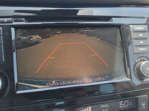 Used 2021 Nissan Rogue Sport SV FWD image 17