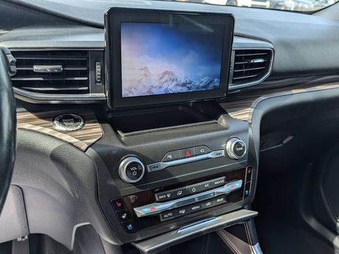Used 2020 Ford Explorer Limited AWD/4WD image 10