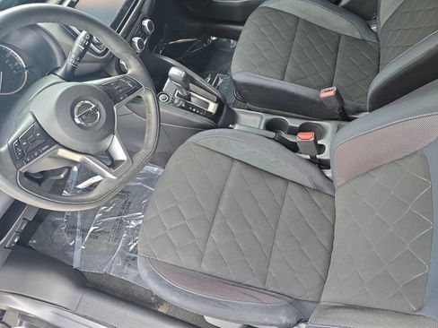 Used 2018 Nissan Kicks S FWD image 15