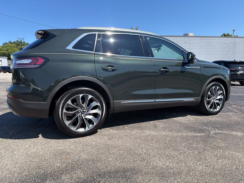Used 2023 Lincoln Nautilus Reserve AWD/4WD image 7