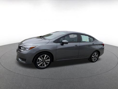 Used 2025 Nissan Versa SV image 8