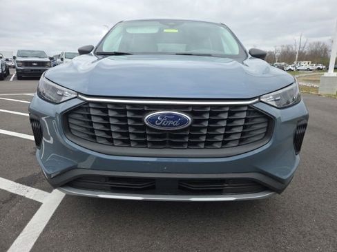 Used 2023 Ford Escape Active w/ Cold Weather Package FWD image 3