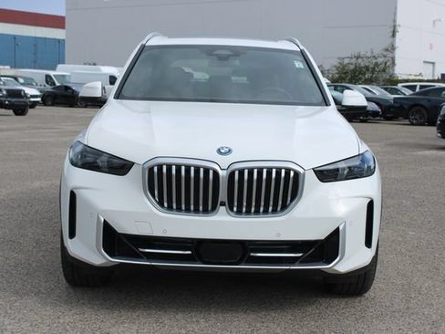 Used 2024 BMW X5 xDrive50e w/ Parking Assistance Package AWD/4WD image 2