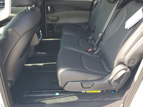 New 2026 Kia Carnival SX image 28