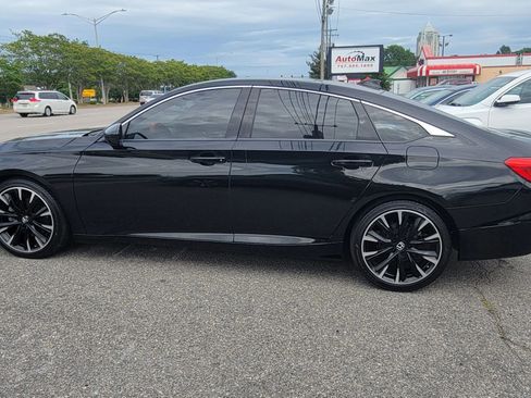 Used 2019 Honda Accord Sport image 2