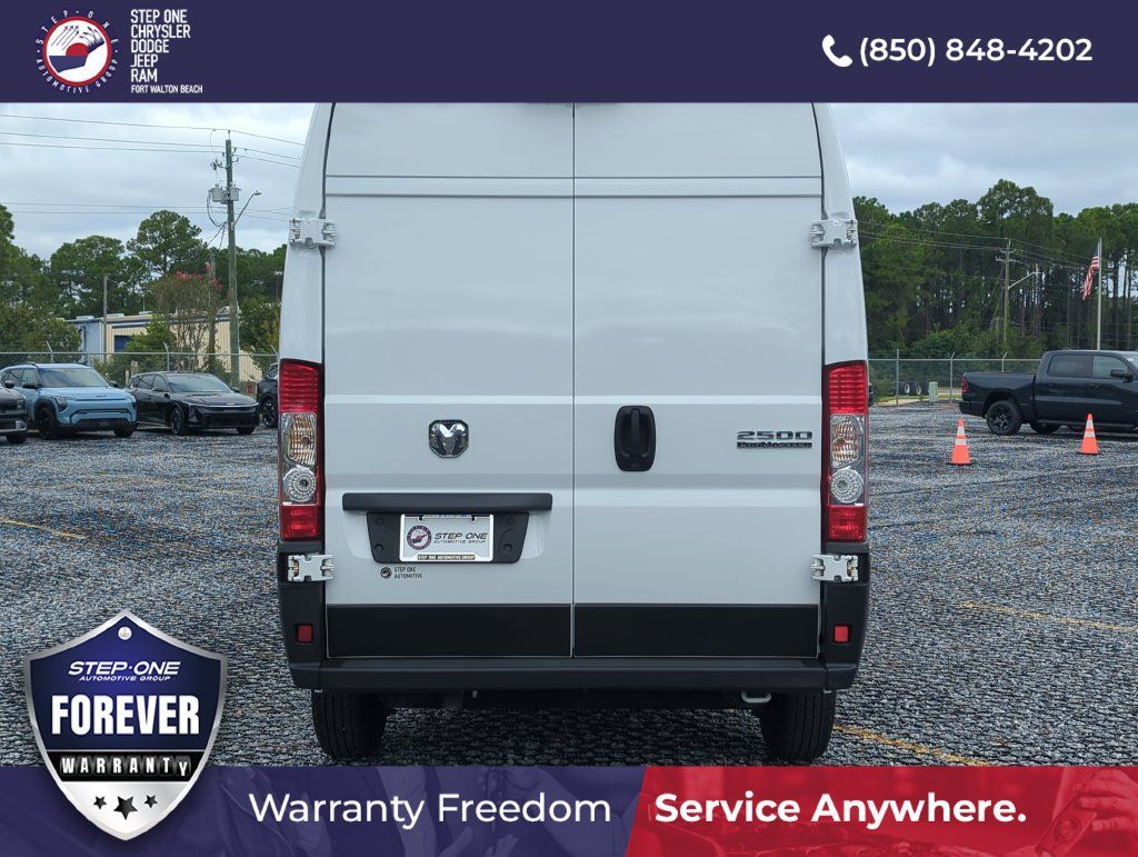 Used 2025 RAM ProMaster 2500 w/ Convenience Group FWD image 5