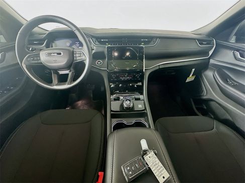 New 2025 Jeep Grand Cherokee Laredo X w/ Luxury Tech Group I image 9