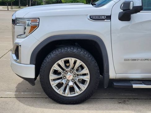 Used 2022 GMC Sierra 1500 Denali w/ Technology Package AWD/4WD image 8