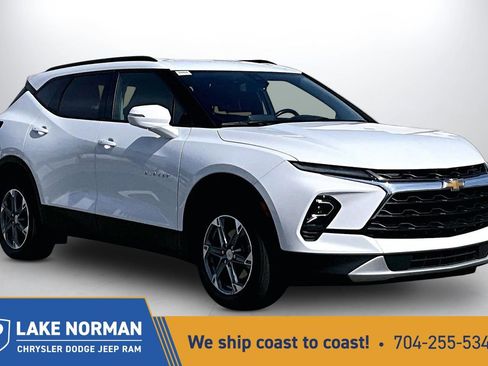 Used 2024 Chevrolet Blazer LT image 1