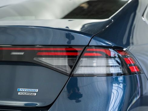 Used 2025 Honda Accord Touring image 6