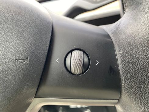 Used 2021 Tesla Model 3 Standard Range Plus image 17