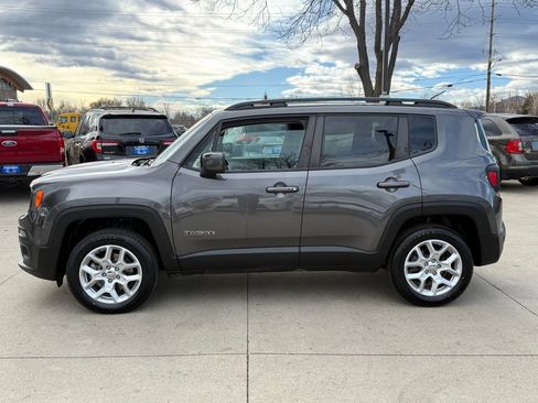 Used 2016 Jeep Renegade Latitude image 7