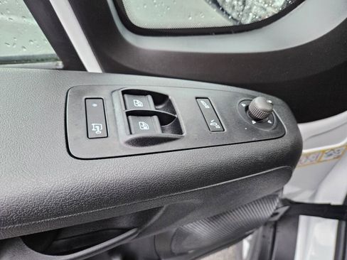 Used 2025 RAM ProMaster 2500 w/ Convenience Group image 19