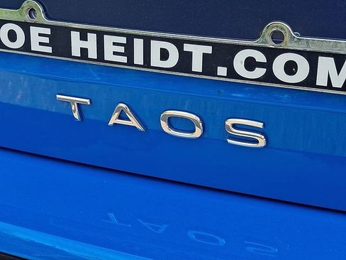 Used 2025 Volkswagen Taos SE AWD/4WD image 31