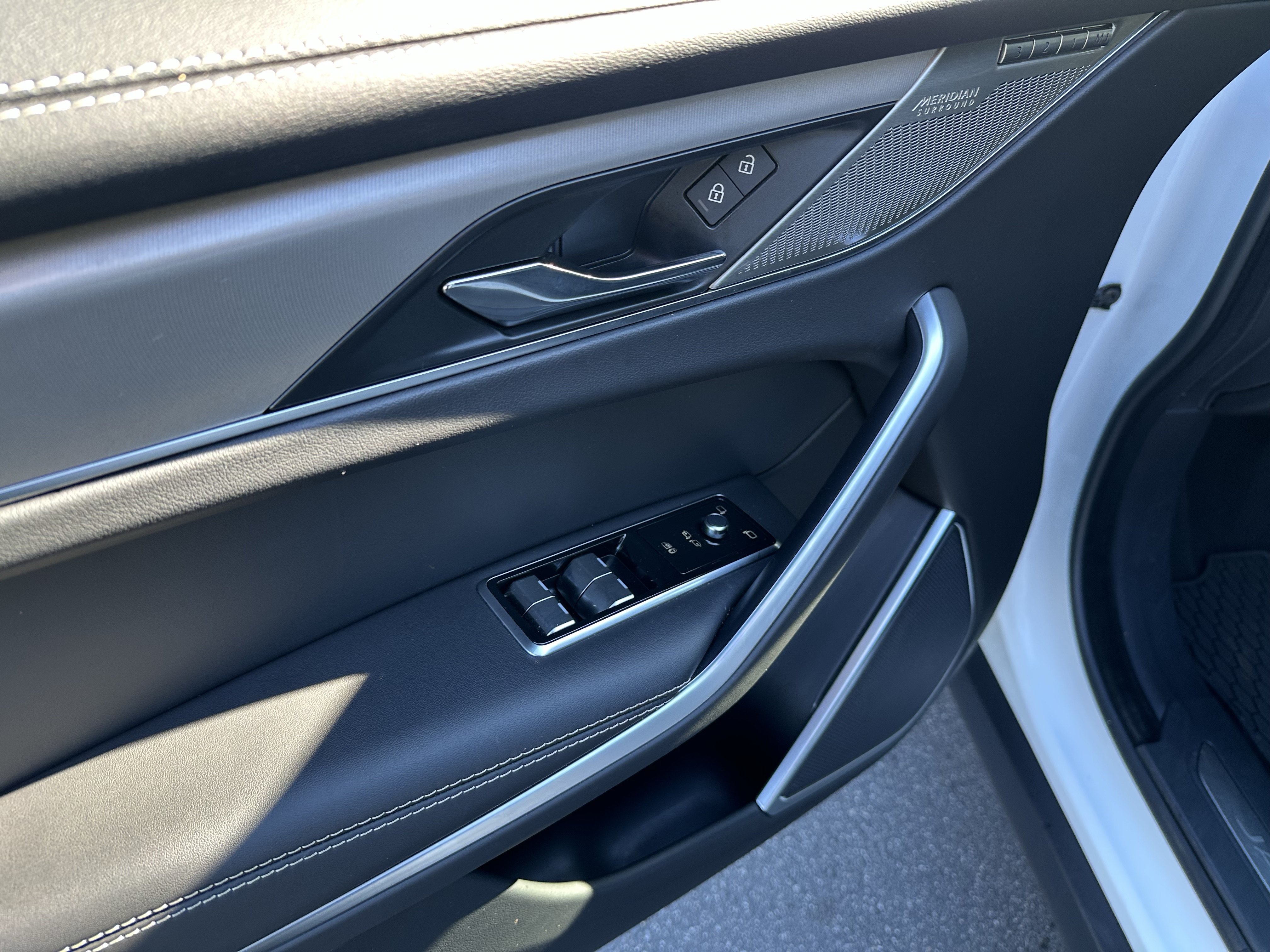 Certified 2026 Jaguar F-PACE R-Dynamic S AWD/4WD image 14