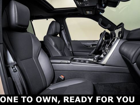 Used 2025 Lexus LX 700h Overtrail image 16