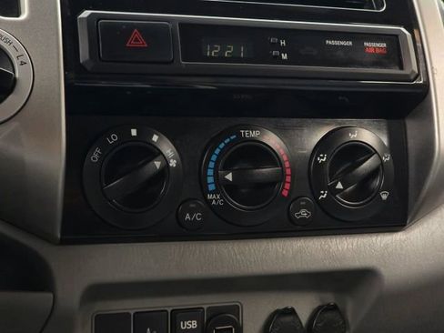 Used 2012 Toyota Tacoma 4x4 Double Cab image 16