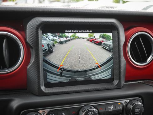 Used 2018 Jeep Wrangler Unlimited Rubicon AWD/4WD image 26