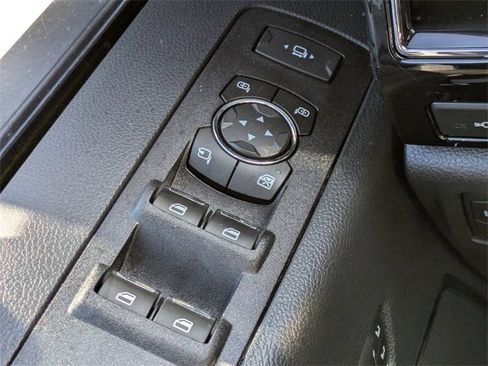 Used 2022 Ford F250 Lariat w/ Black Appearance Package image 25