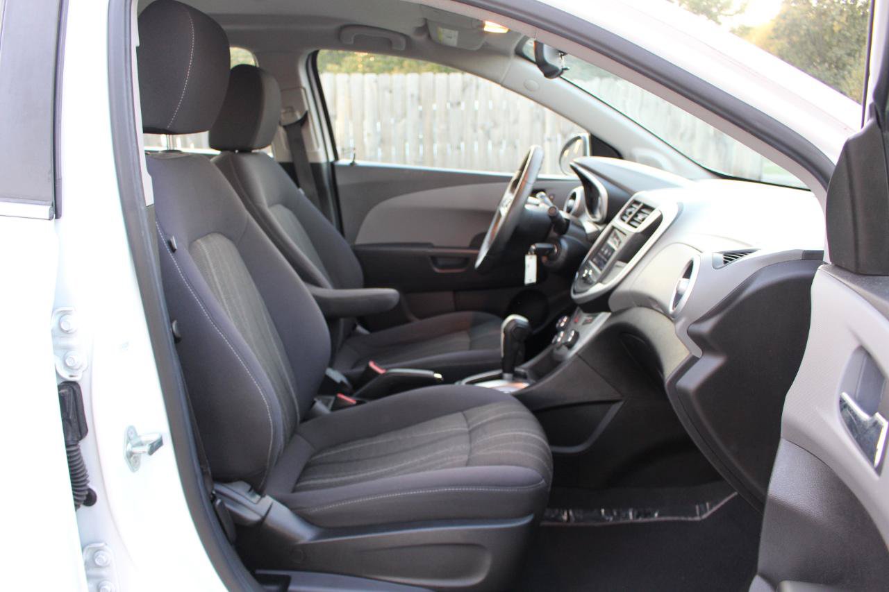 Used 2018 Chevrolet Sonic LT FWD image 36