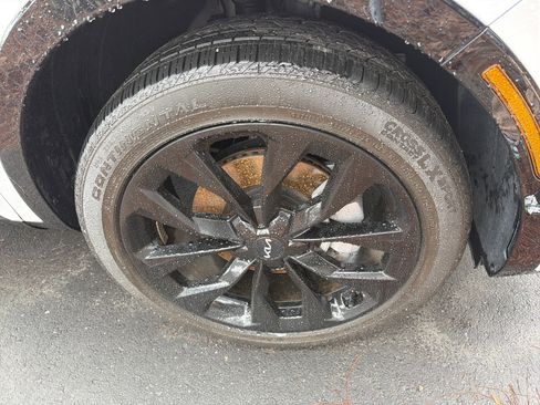 Used 2023 Kia Sorento SX image 12