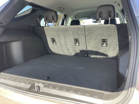 Used 2019 Chevrolet Equinox Premier FWD image 9