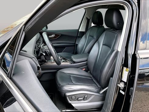 Used 2018 Audi Q7 3.0T Premium AWD/4WD image 8