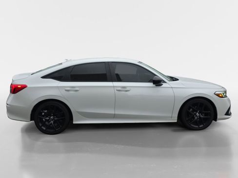 Used 2022 Honda Civic Sport image 3