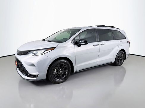Certified 2025 Toyota Sienna XSE w/ XSE Plus Package AWD/4WD image 3