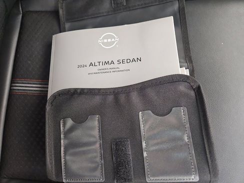 Used 2024 Nissan Altima 2.5 SR image 27