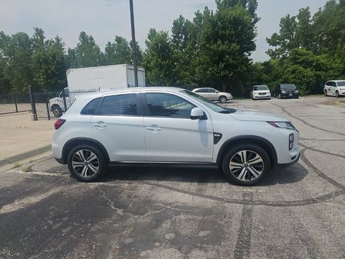 Used 2022 Mitsubishi Outlander Sport ES FWD image 4