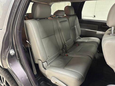 Used 2018 Toyota Sequoia SR5 image 17