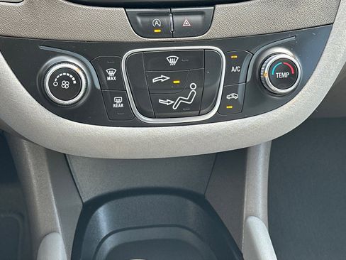 Used 2020 Chevrolet Malibu LS FWD image 14