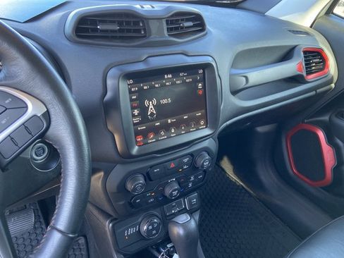 Used 2023 Jeep Renegade Trailhawk w/ Trailhawk Elite Group AWD/4WD image 23