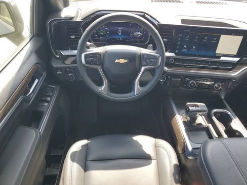 Used 2024 Chevrolet Silverado 1500 LT image 25